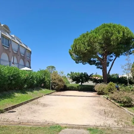 Cosy Avec Piscines A 5 Min De La Le Grau-du-Roi