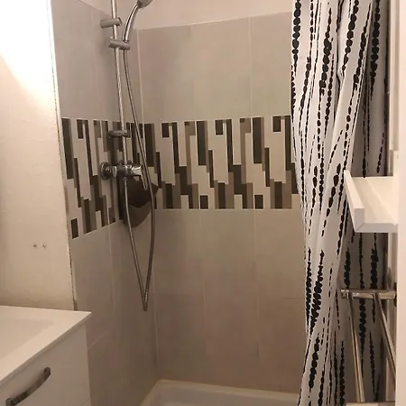 Cosy Avec Piscines A 5 Min De La Apartman Le Grau-du-Roi