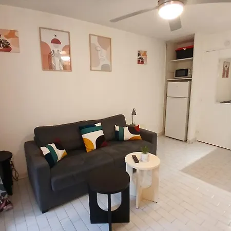 Cosy Avec Piscines A 5 Min De La Apartman